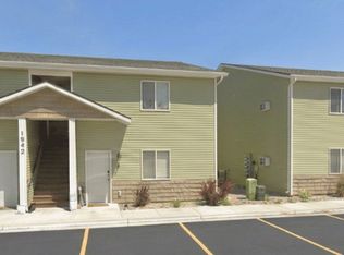 Beautiful 3 bedroom 1 bathroom apartment available now!, Pocatello, ID 83202