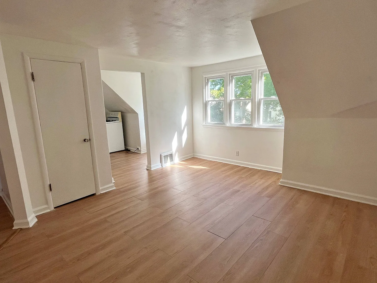 2 bed, 840 sqft, $935 — Photo 3