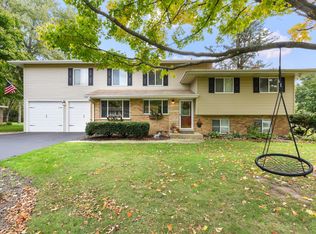 6045 Lenox Ct, Lisle, IL 60532