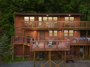 1516 Zurich Rd, Gatlinburg, TN 37738
