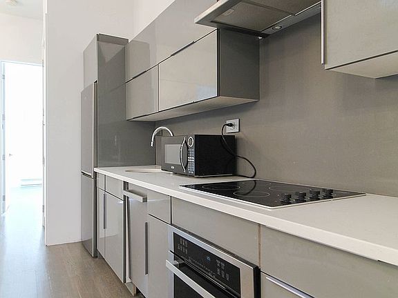 5th image of 111 E 29th St APT 4