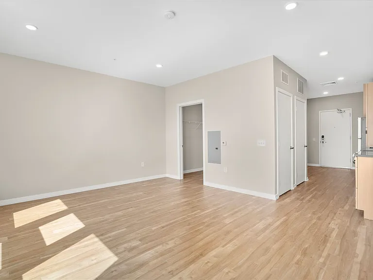The Keystone Apartments — Photo 52
