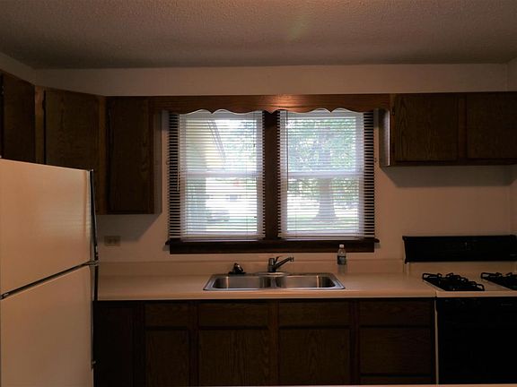 3rd image of 66716 Lakeshore Dr