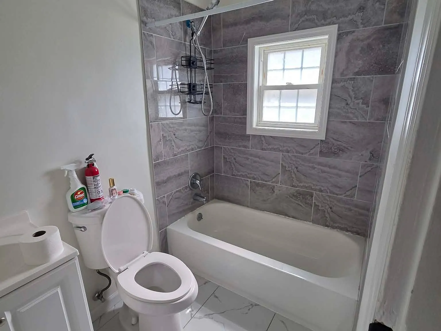 2 bed, 800 sqft, $2,200 — Photo 2