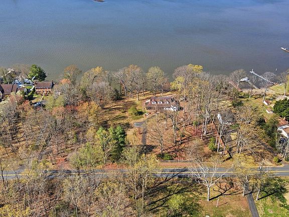3rd image of 18330 Possum Point Rd