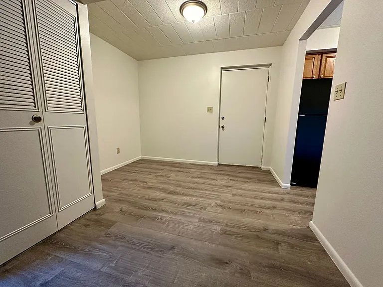 360 Maryland Ave — Photo 74
