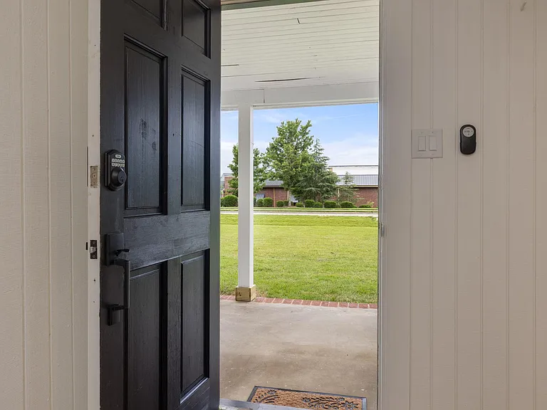 6224 Rock Quarry Rd — Photo 3