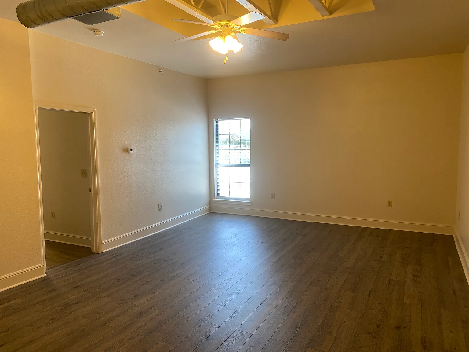 2 bed, 1113 sqft, $1,250 — Photo 2