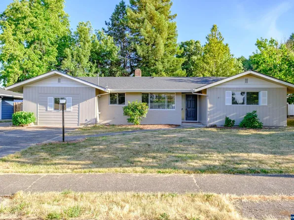 421 Elm St, Sweet Home, OR 97386