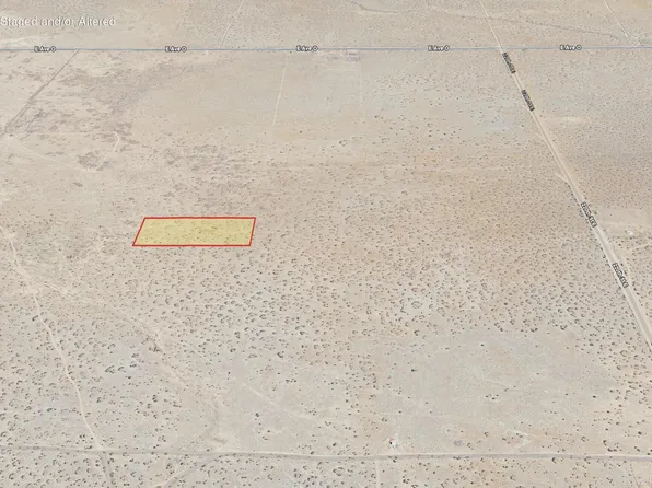 215th St E #12, Palmdale, CA 93591