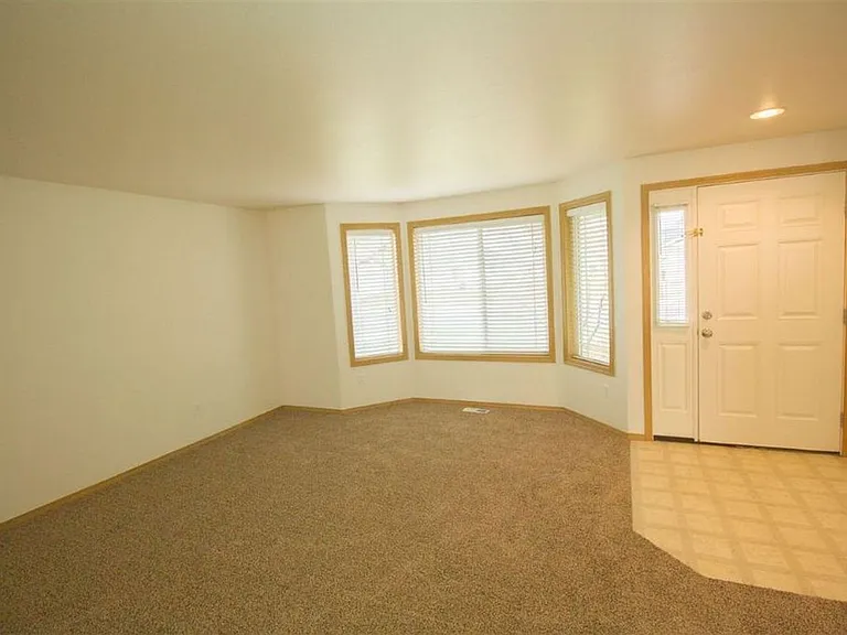 9511 W Caelen Ave — Photo 5