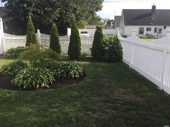 2nd image of 427 Greengrove Ave
