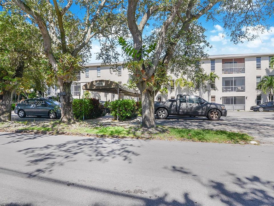 1st image of 215 NE 16th Ave APT 105