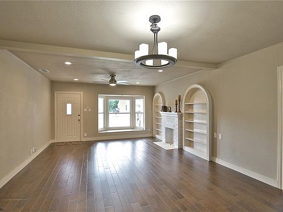 4th image of 1133 Jeanette St