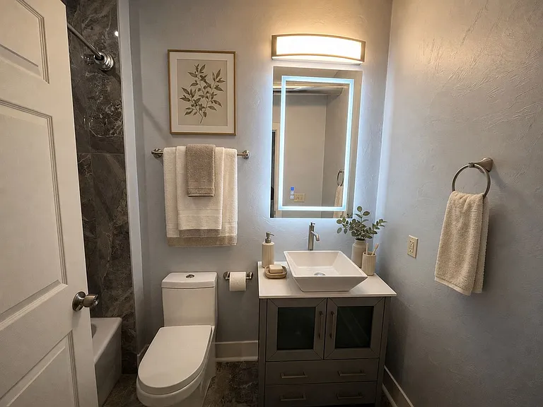 200 Amber St #106 — Photo 4