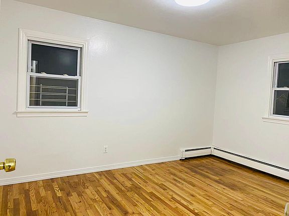 3rd image of 133-19 Hawtree St #2