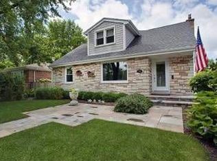 3040 Forest Ave, Brookfield, IL 60513