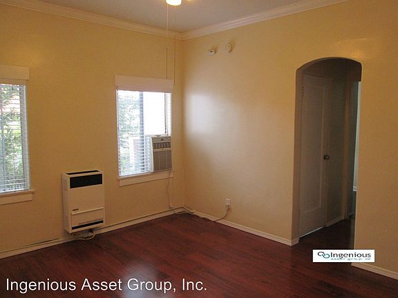 4th image of 832 Fedora St #832