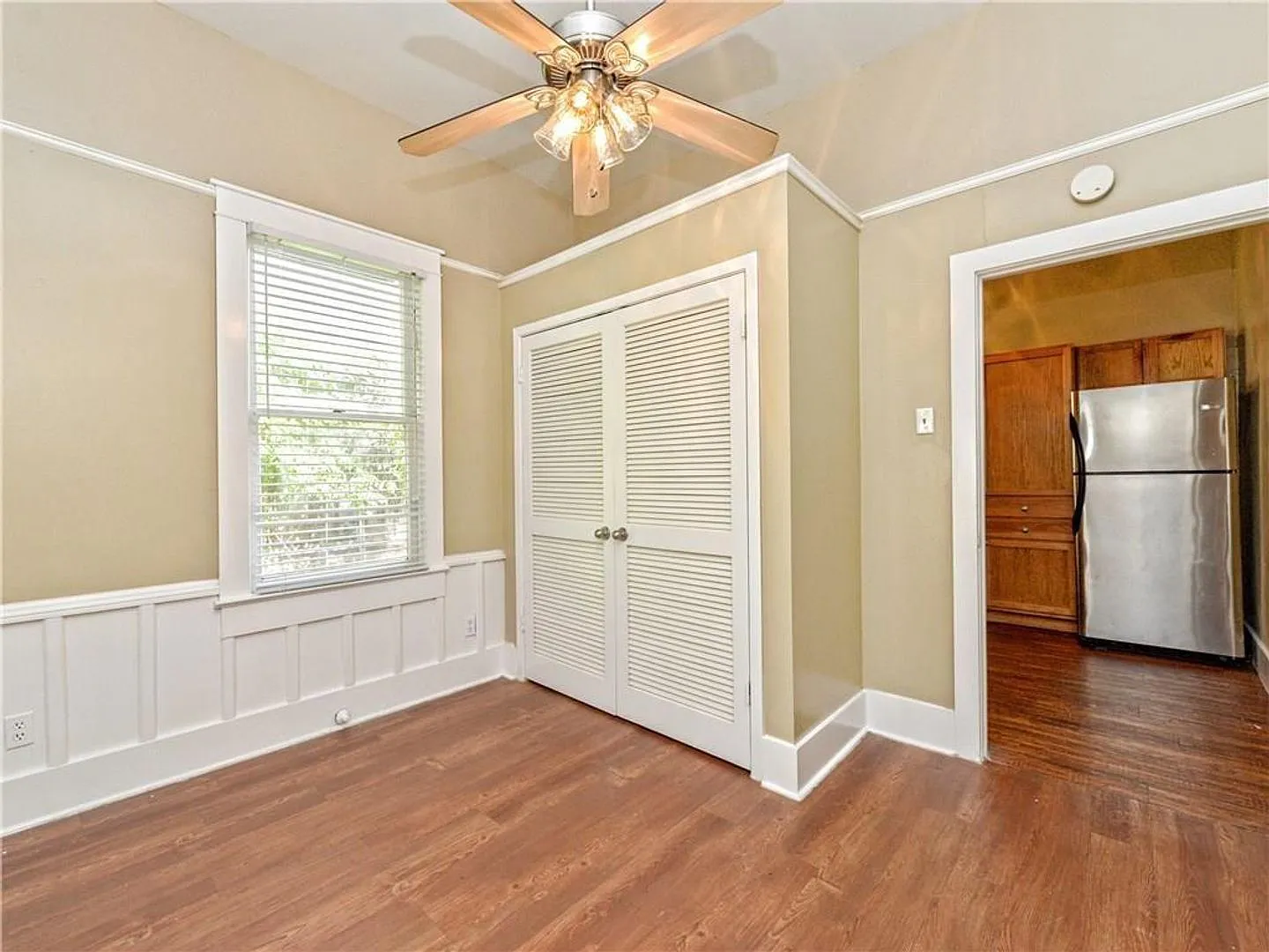 209 E. 31st St - Walking distance to UT free standing house with a yard — Photo 4