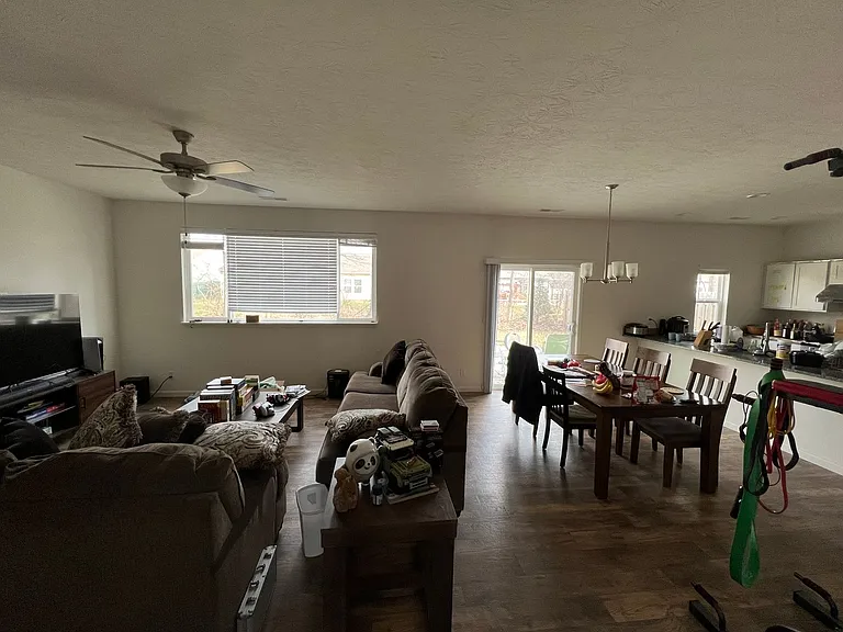 3430 Marlton Ct — Photo 4