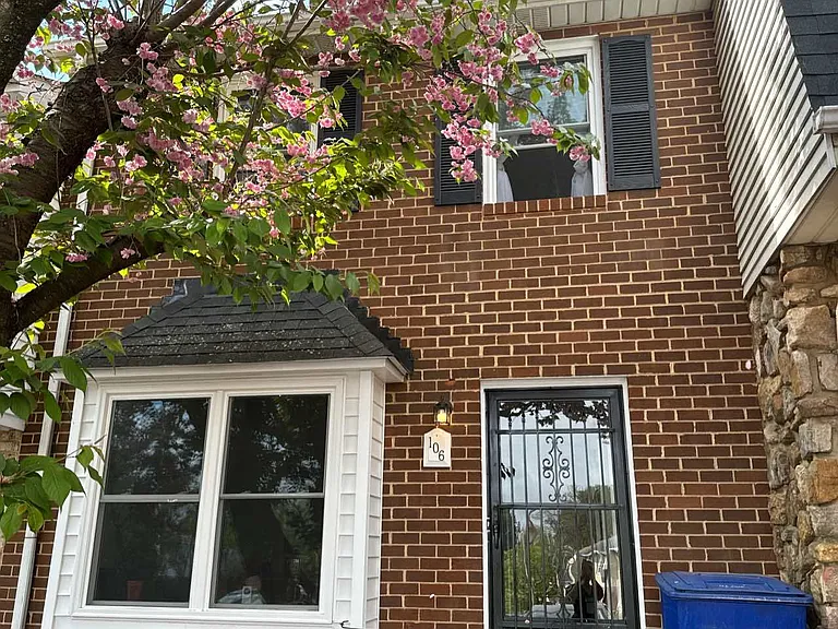106 Elsia Dr — Photo 1