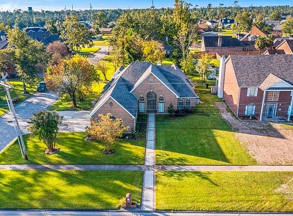 2nd image of 4809 Maplewood Dr