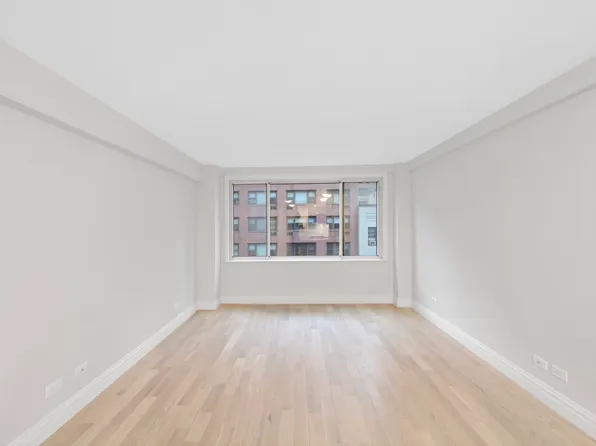 340 East 51st Street image 1 of 10