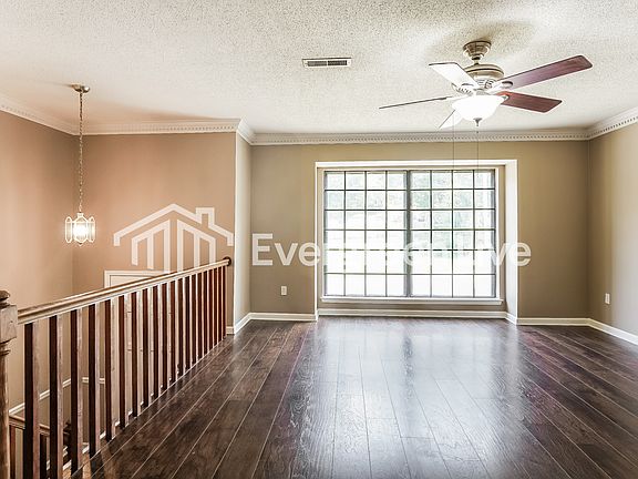 2nd image of 3011 Moonlight Ln