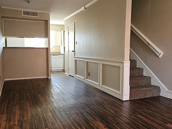 2nd image of 3243 Nacogdoches Rd #910