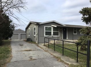 1643 NE Hardage Cir, Lees Summit, MO 64086