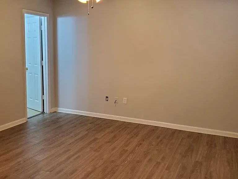 104 Holcomb St — Photo 12