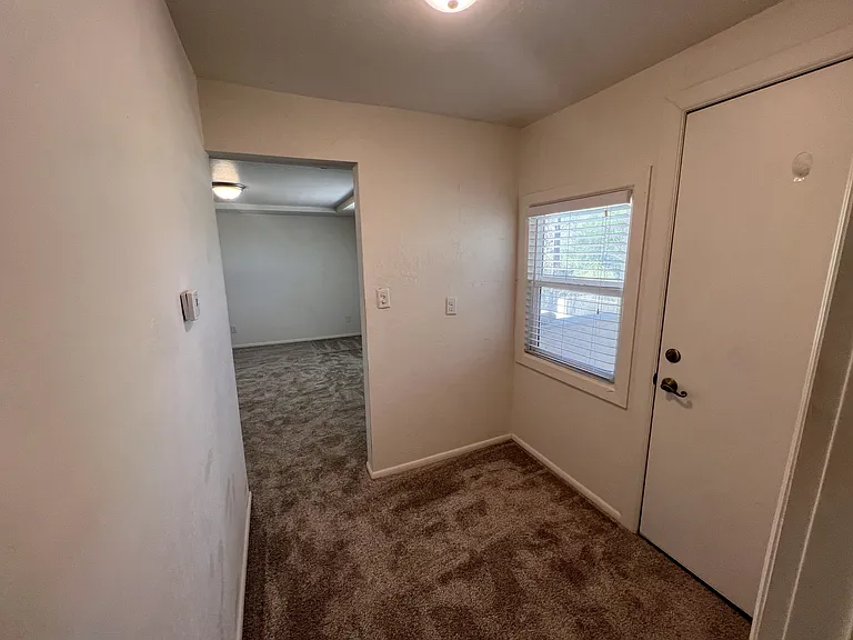 624 W Pinkley Ave #D — Photo 6