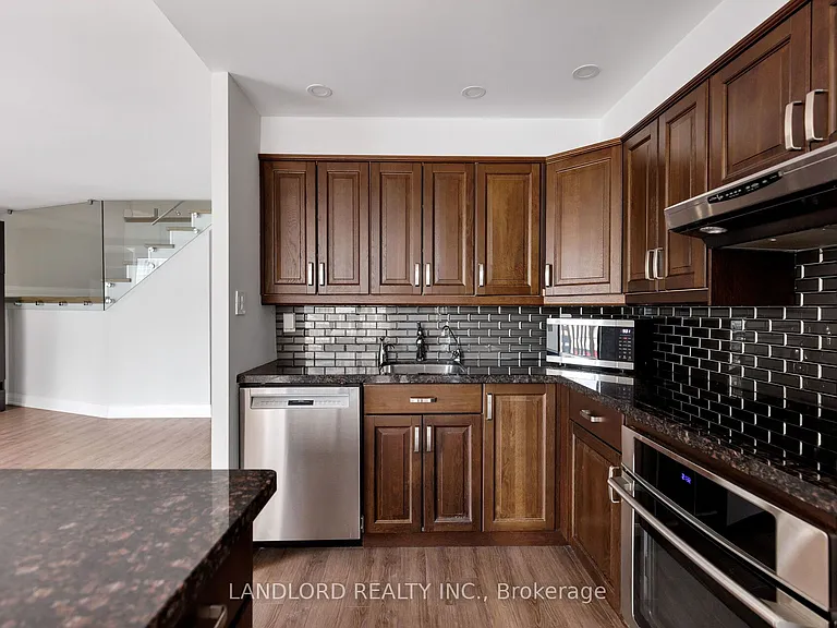 33 Harbour Sq #2208 — Photo 4