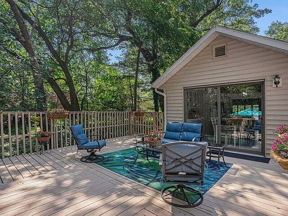 5th image of 17708 Oakwood Dr