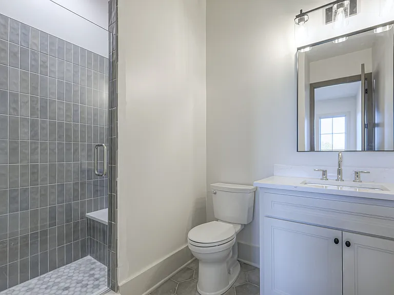 1025 Southwalk Dr — Photo 35