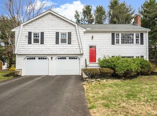 17 Maplecrest Dr, Southborough, MA 01772