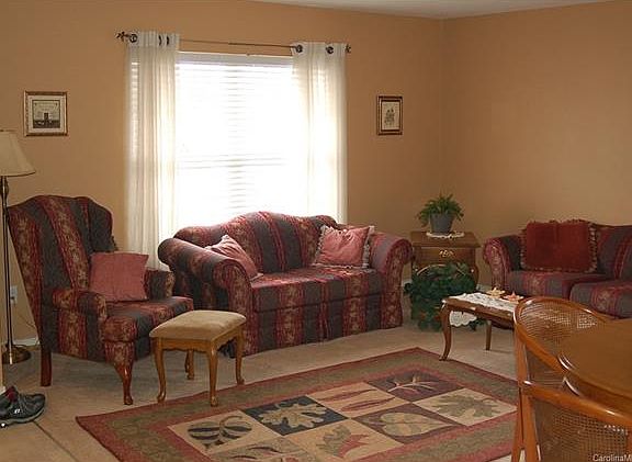 3rd image of 1643 Poplar Shadow Dr