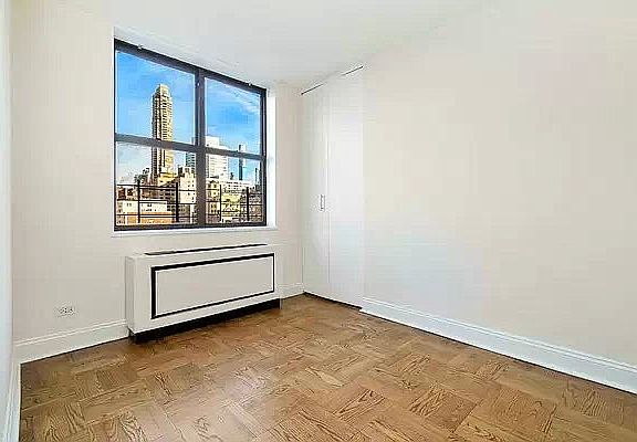 2nd image of 400 E 71st St APT 15B