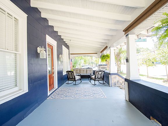 3rd image of 800 N 17th Ave