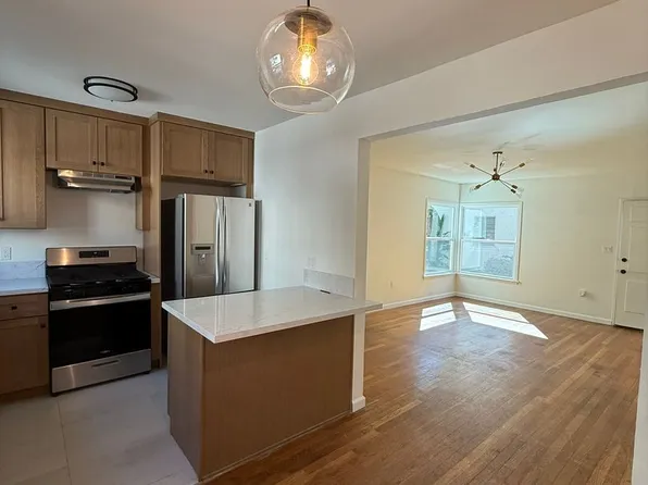 4131 W Toluca Lake Ave, Burbank, CA 91505
