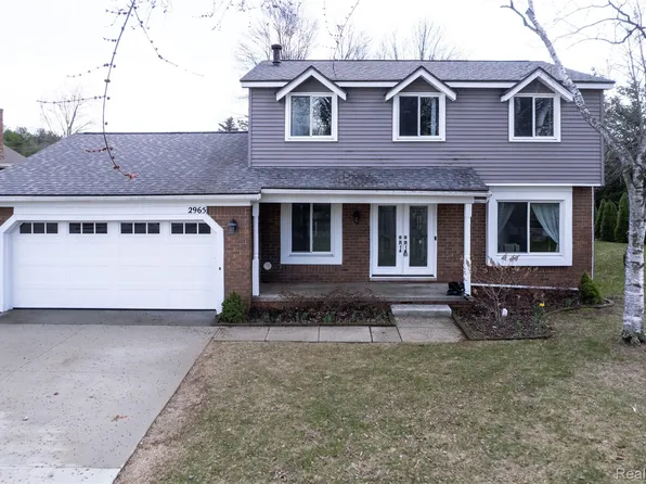 2965 Armstrong Dr, Lake Orion, MI 48360