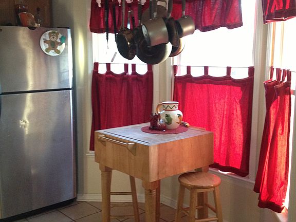 eat in area in kitchen