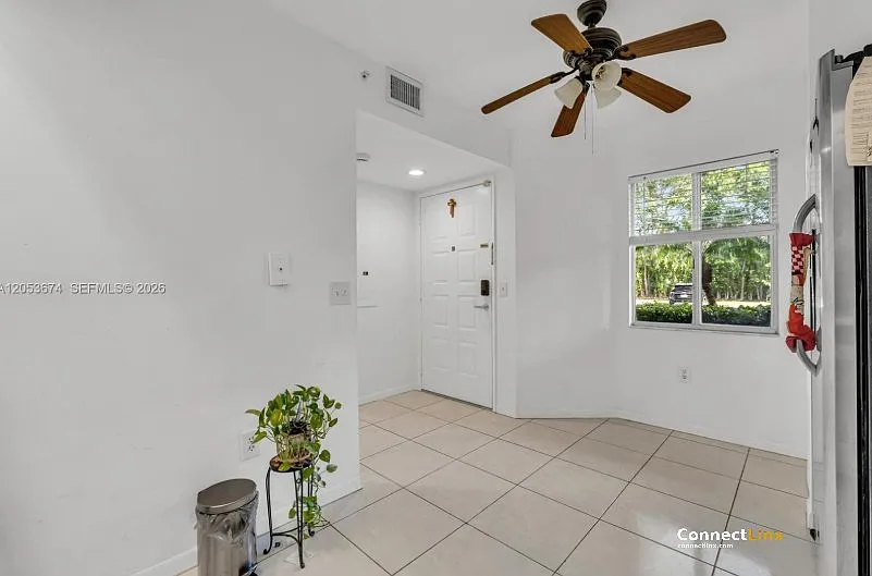2 bed, 1.5 bath, 1032 sqft, $2,500 — Photo 2