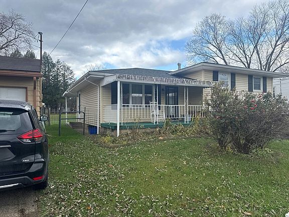 3rd image of 1027 McConnell Dr