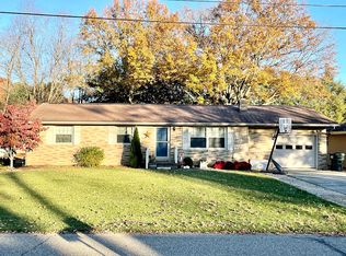 1879 Sunset Ln SE, New Philadelphia, OH 44663