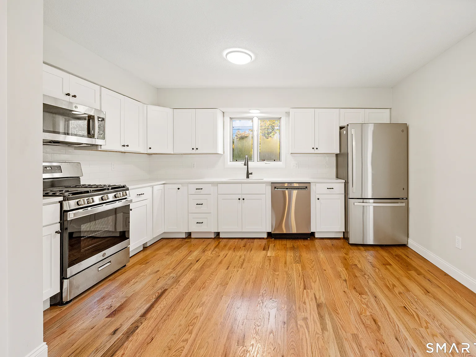 2 bed, 1.5 bath, 2240 sqft, $2,500 — Photo 3