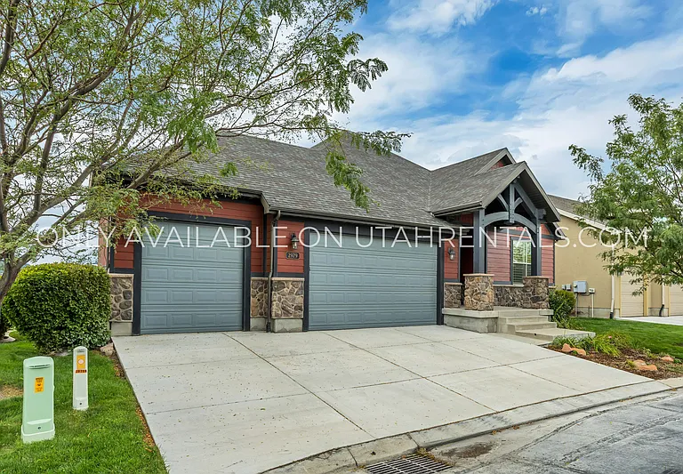 2979 N Desert Forest Ln — Photo 3