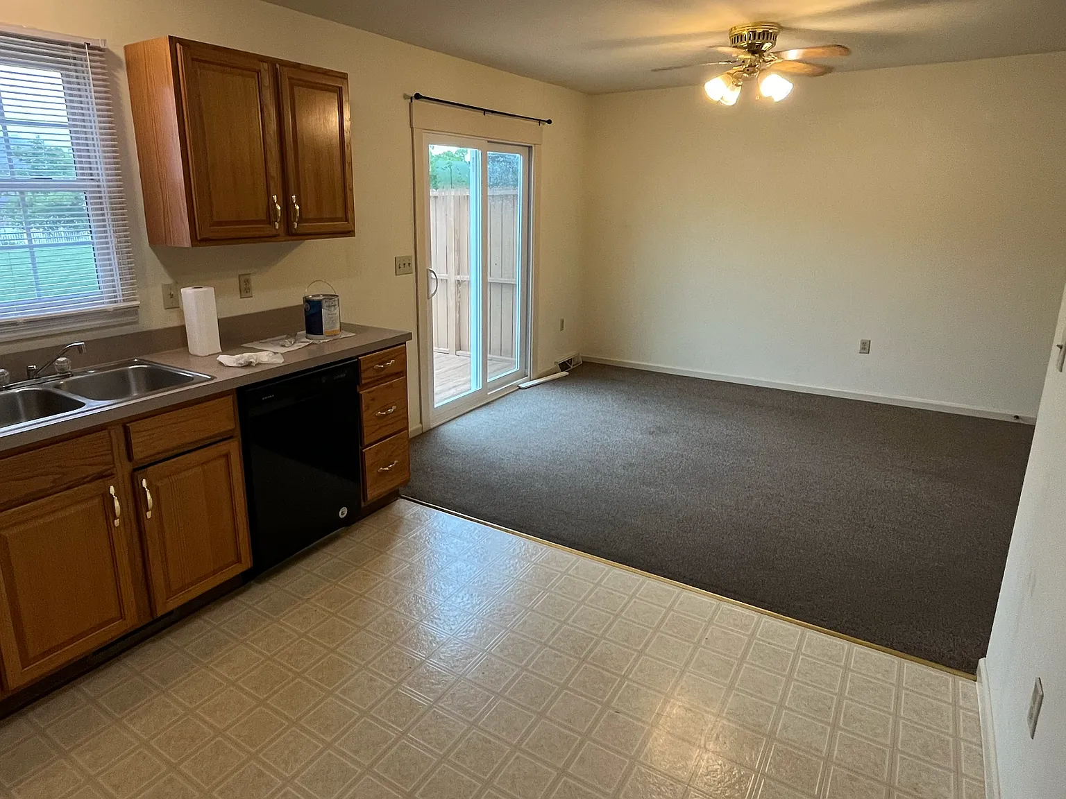 3 bed, 1.5 bath, 1320 sqft, $1,695 — Photo 4