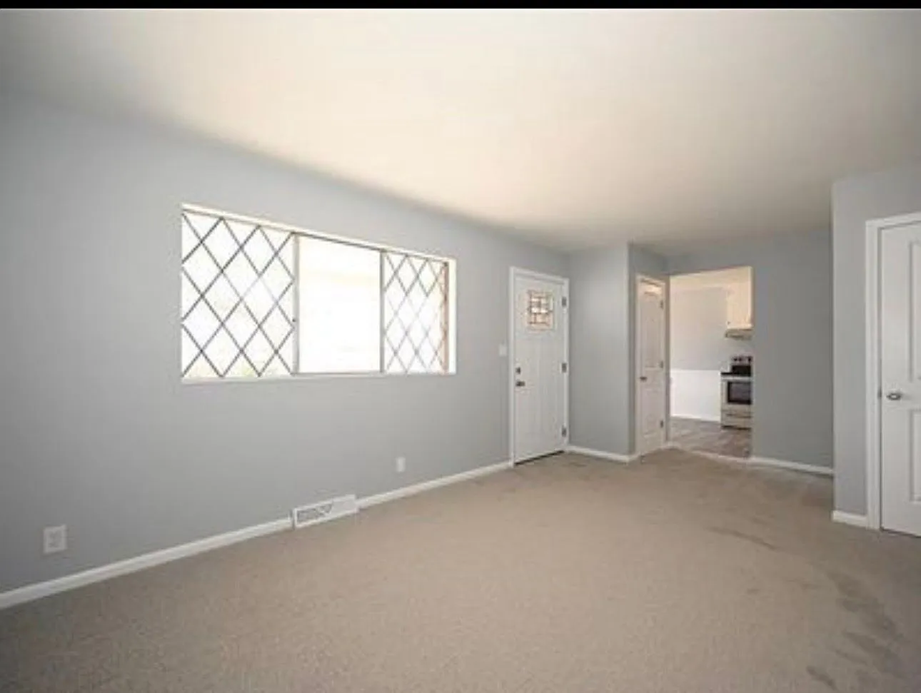 2 bed, 849 sqft, $1,325 — Photo 3