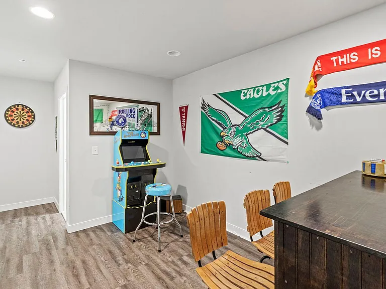 418 Fairmount Ave — Photo 48